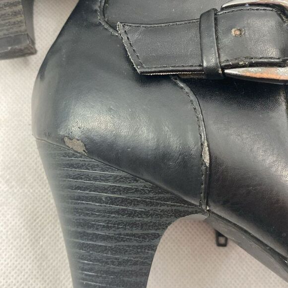 Covington‎ 7.5 black western style ankle boots zip up - Picture 8 of 9